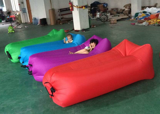 Dễ dàng mang Giường Sofa Thổi phồng lên In đầy màu sắc cho bãi biển nghỉ ngơi