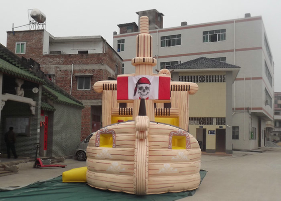 Pirate Ship Shaped Thổi phồng lên Đồ chơi ngoài trời Quadruple khâu OEM chấp nhận
