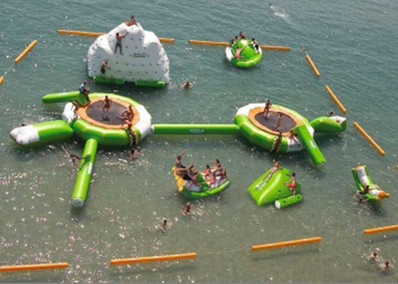 Thiết kế Kết hợp Công viên Nước Thổi phồng lên Chì chì Safe For Kids Playing